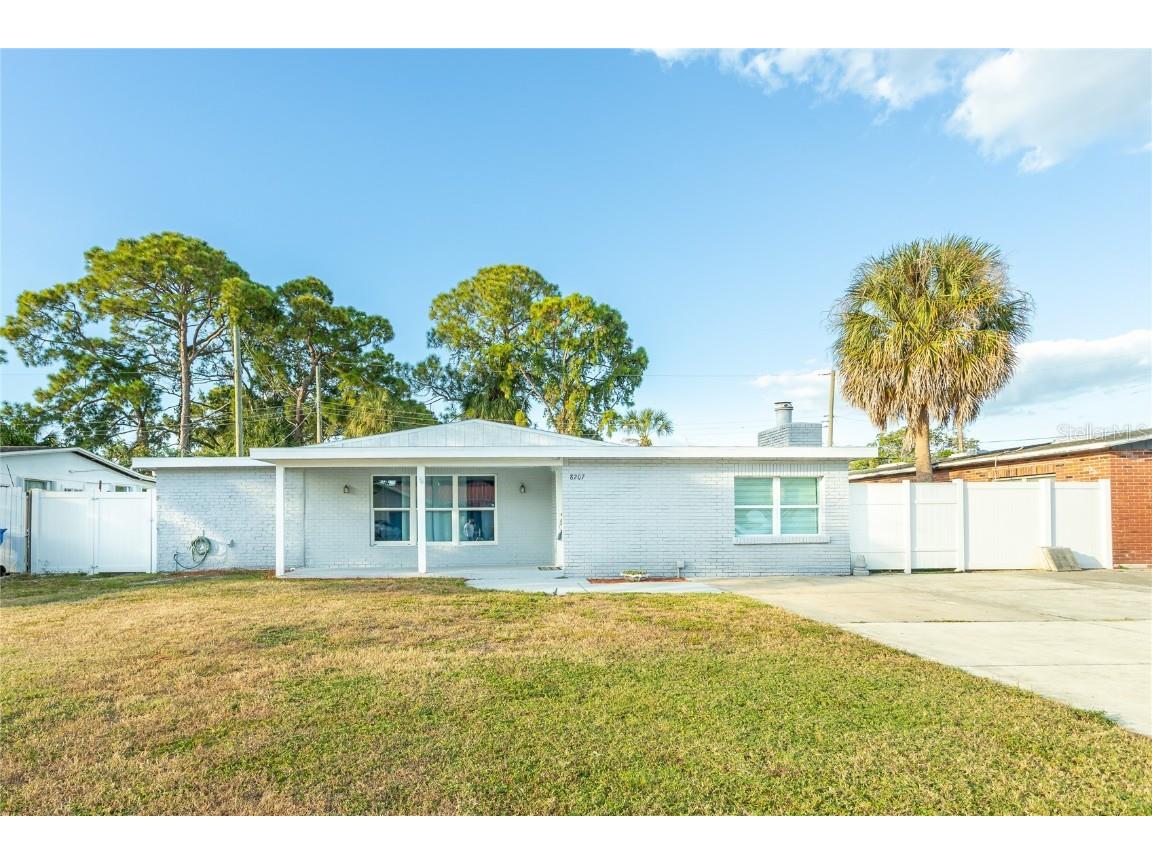 8207 Tanglewood Lane Tampa FL 33615 TB8439016 image1