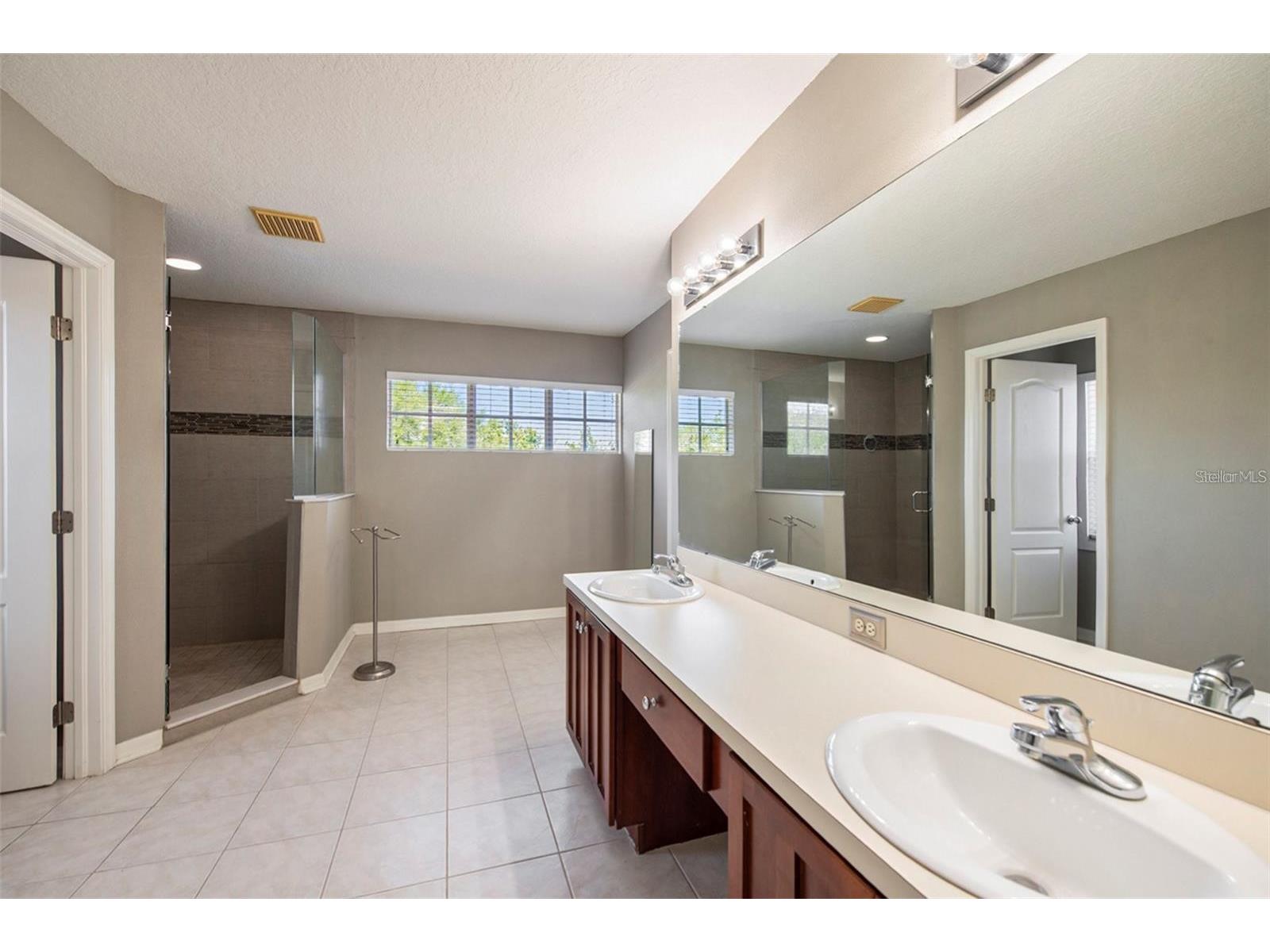 8207 Water Tower Drive Tampa FL 33619 TB8512259 image16