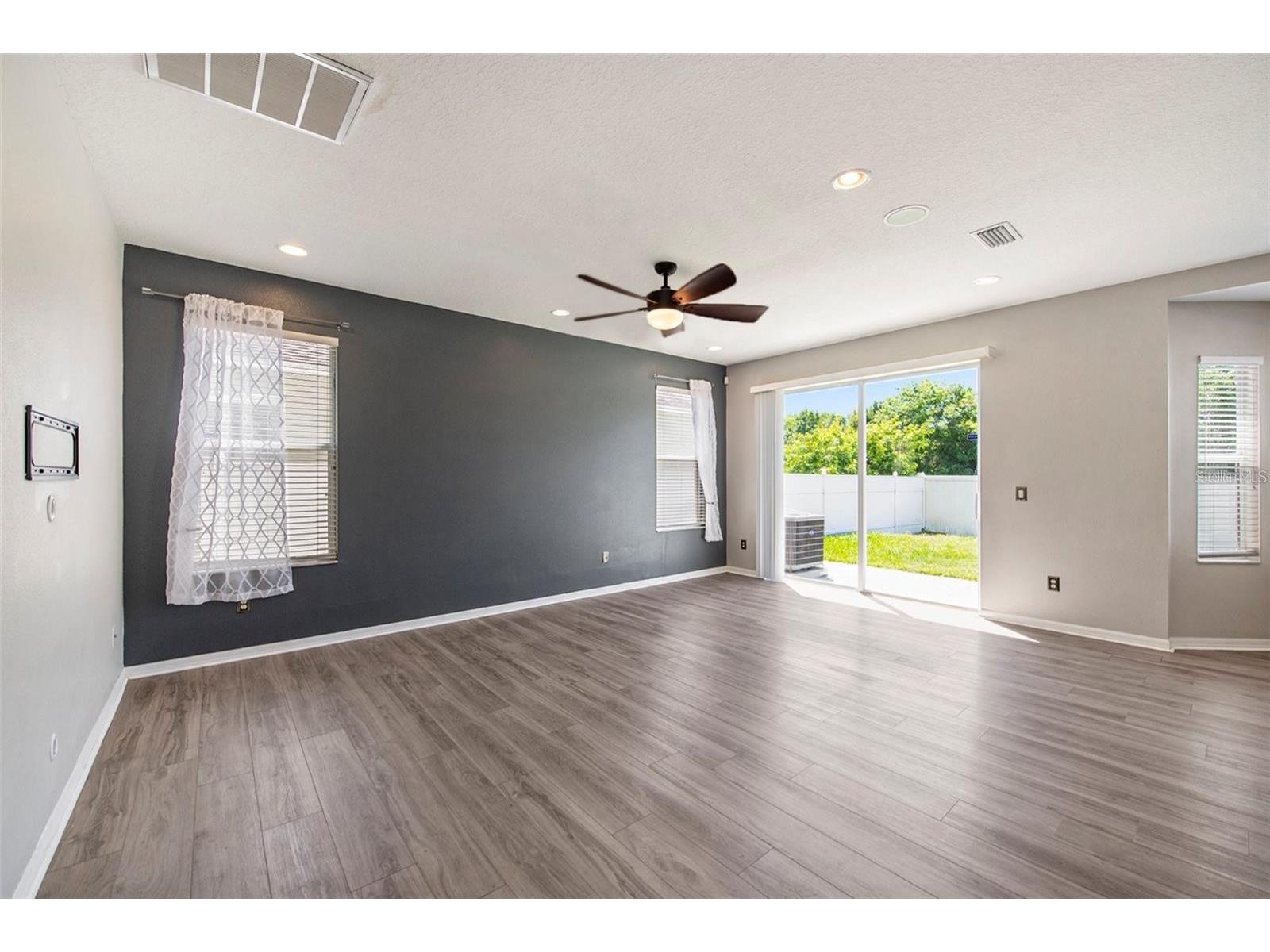8207 Water Tower Drive Tampa FL 33619 TB8512259 image3