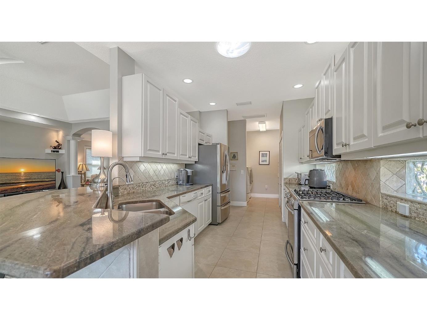 8208 Nice Way Sarasota FL 34238 G5104044 image16