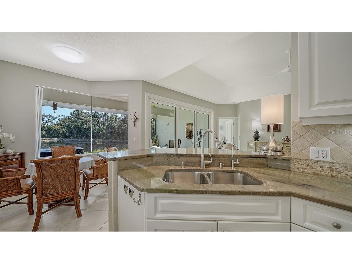 8208 Nice Way Sarasota FL 34238 G5104044 image19