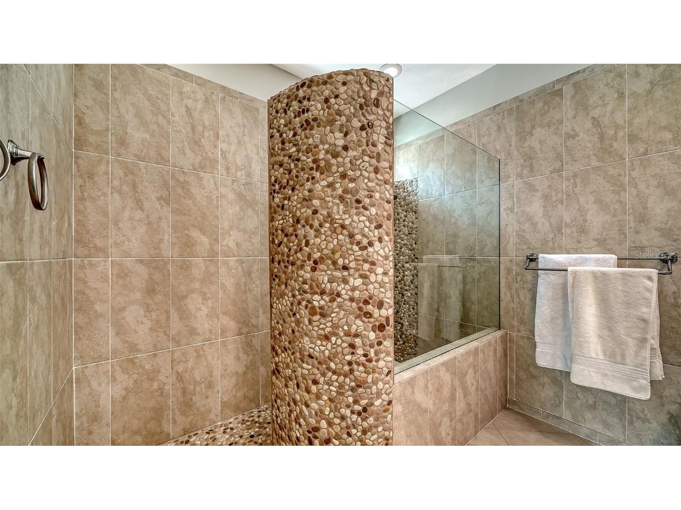 8208 Nice Way Sarasota FL 34238 G5104044 image32