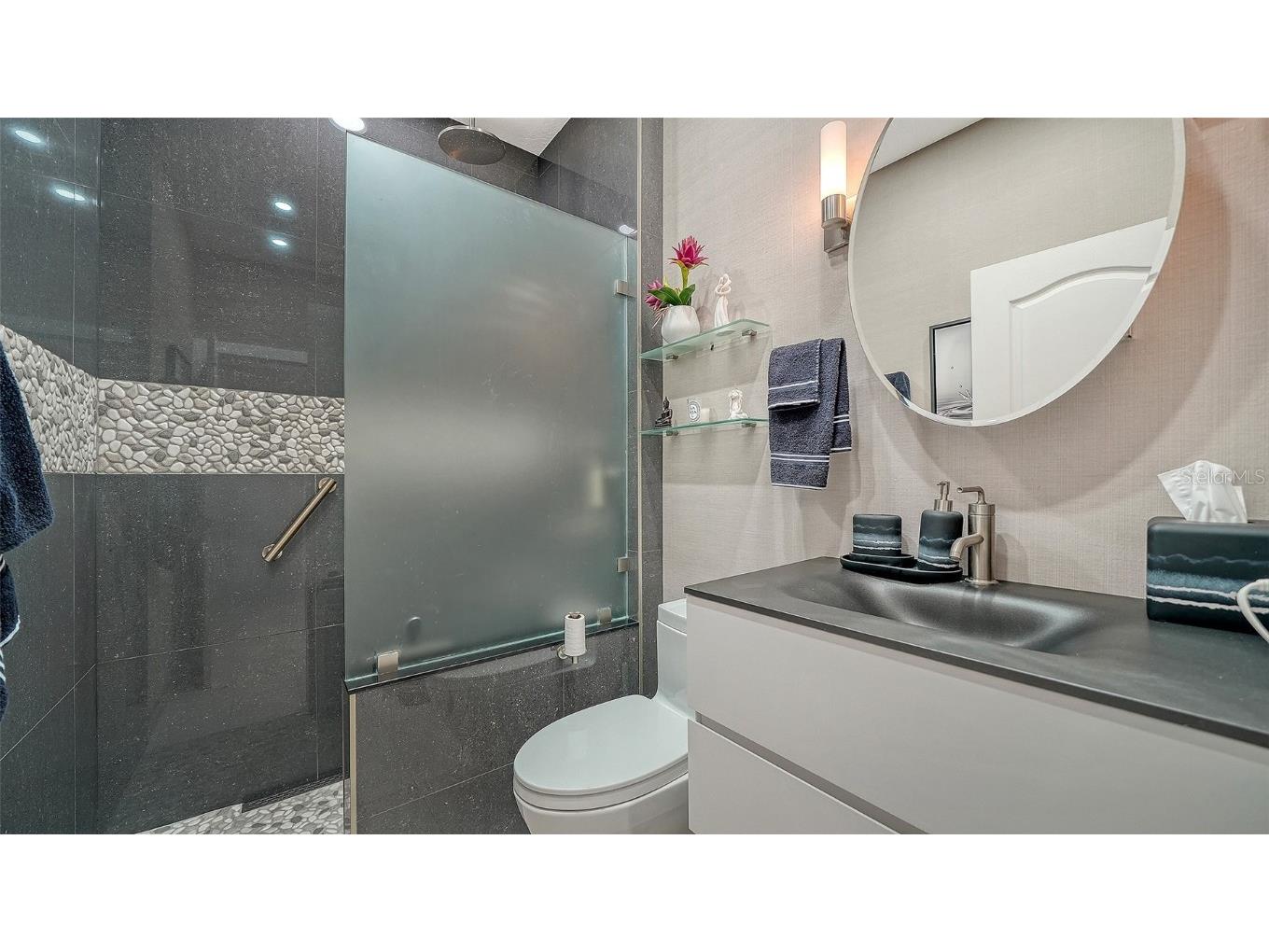 8208 Nice Way Sarasota FL 34238 G5104044 image35