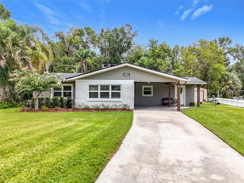 8208 Spring Drive Yalaha FL 34797 - LAKE HARRIS O6328648 image1