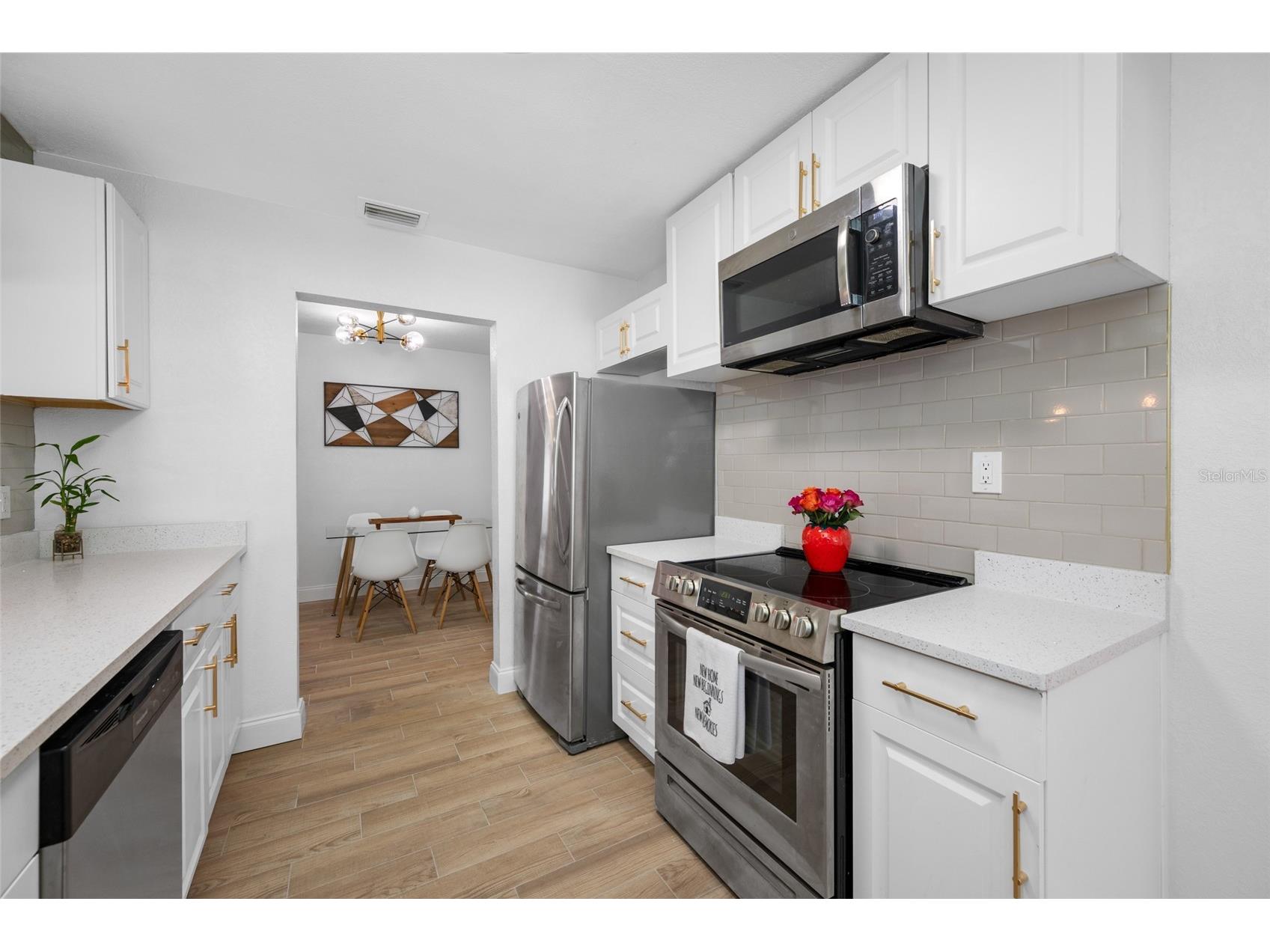 821 19th Avenue S Saint Petersburg FL 33705 TB8498873 image52