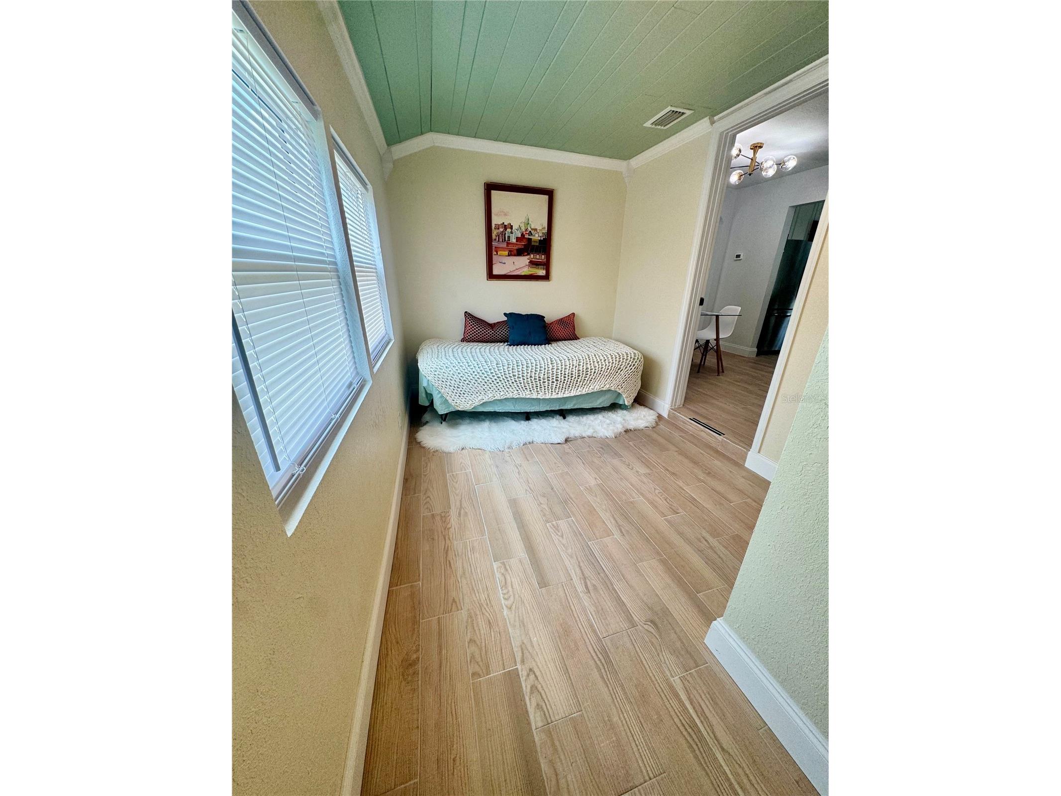 821 19th Avenue S Saint Petersburg FL 33705 TB8498873 image60