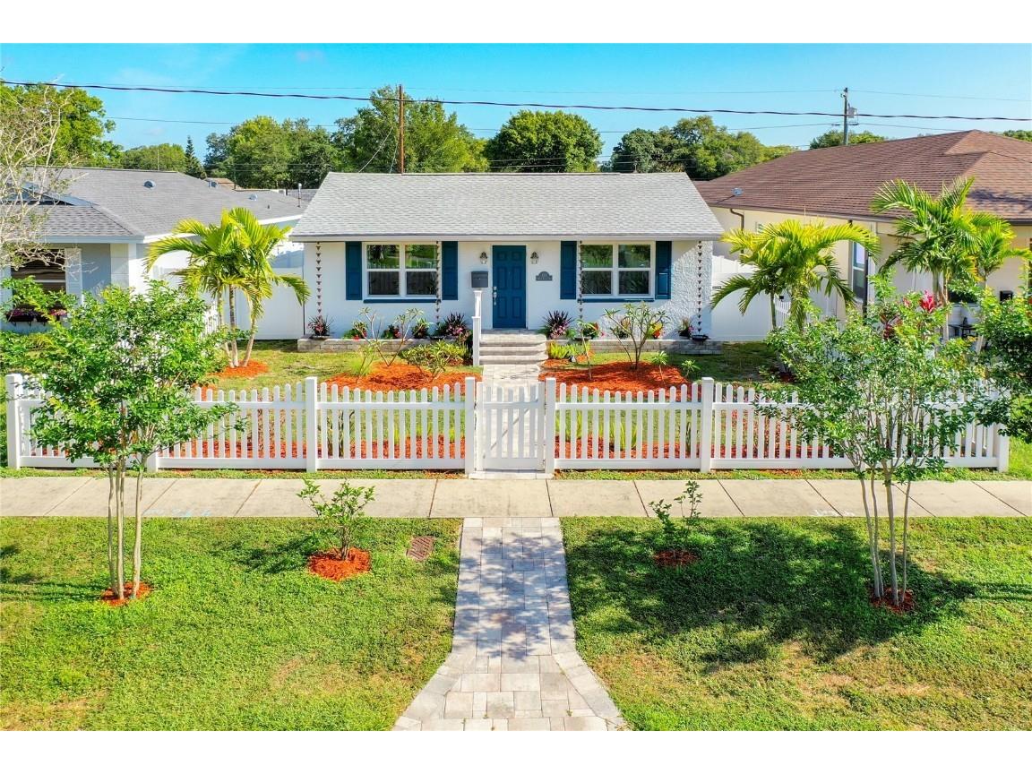 821 42nd Avenue N Saint Petersburg FL 33703 U8160306 image1