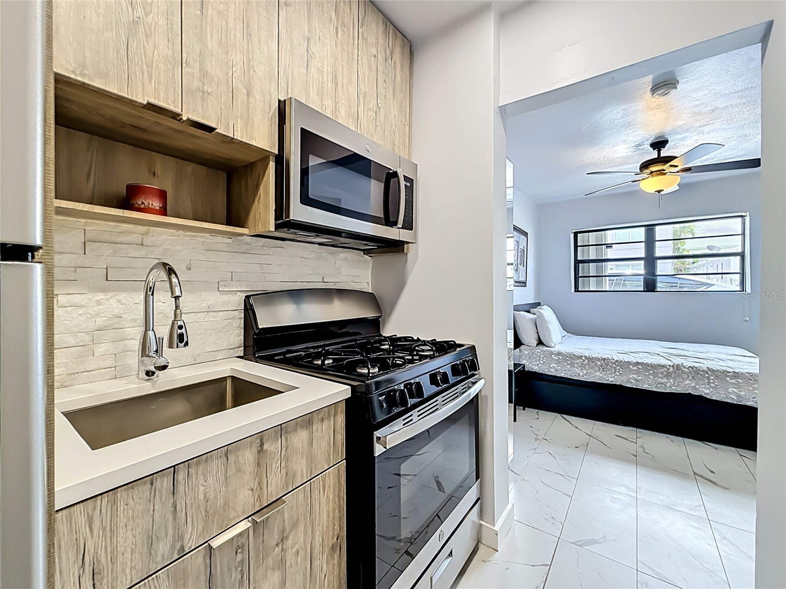 821 83rd St Miami Beach FL 33141 O6408077 image27