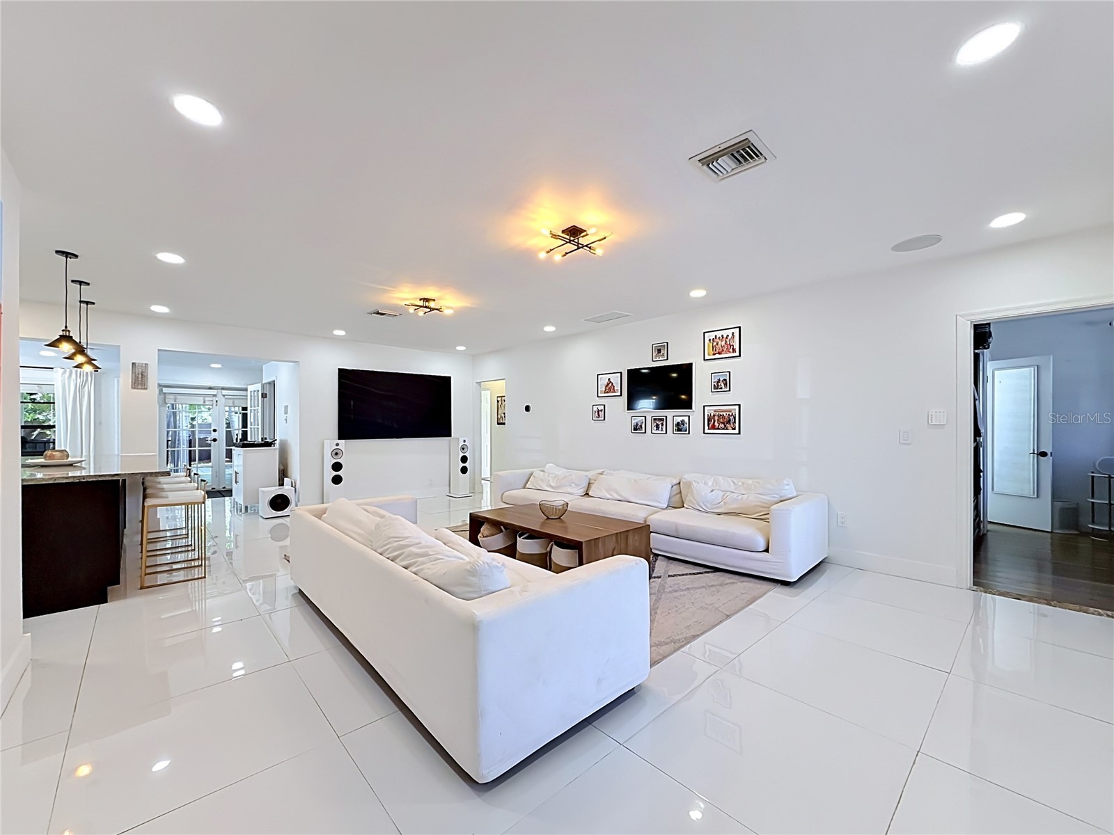 821 83rd St Miami Beach FL 33141 O6408077 image4