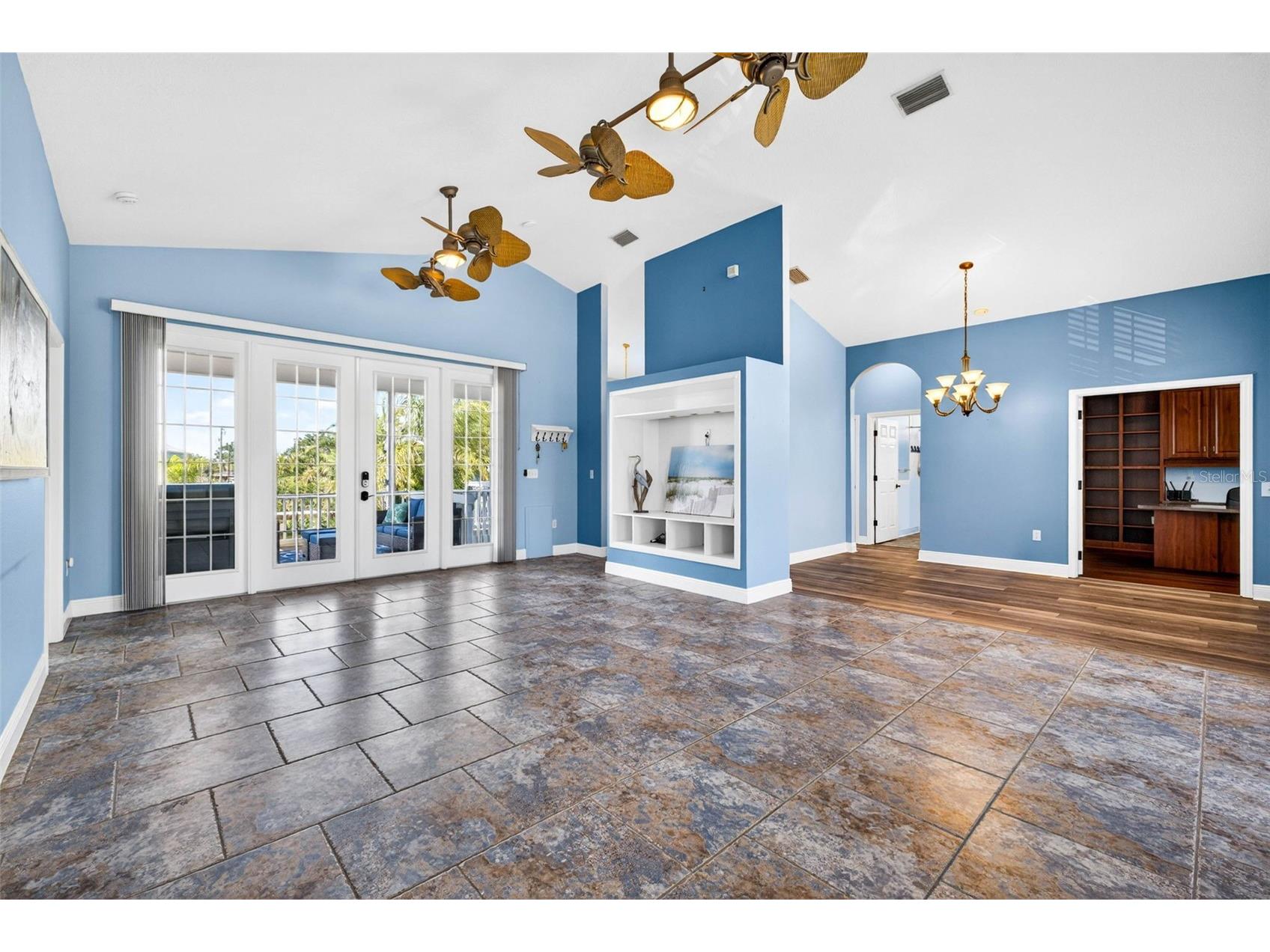 821 Blue Heron Boulevard Ruskin FL 33570 TB8494866 image10