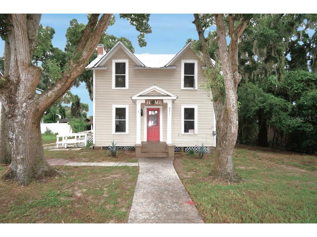 821 E Lemon Avenue Eustis FL 32726 P4931300 image1