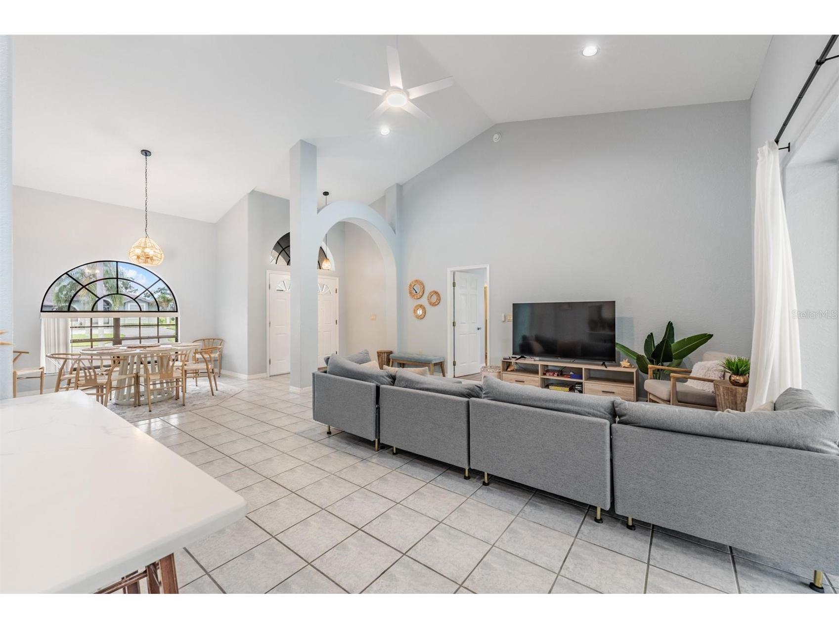 821 Greenview Dr Apollo Beach FL 33572 TB8488363 image9