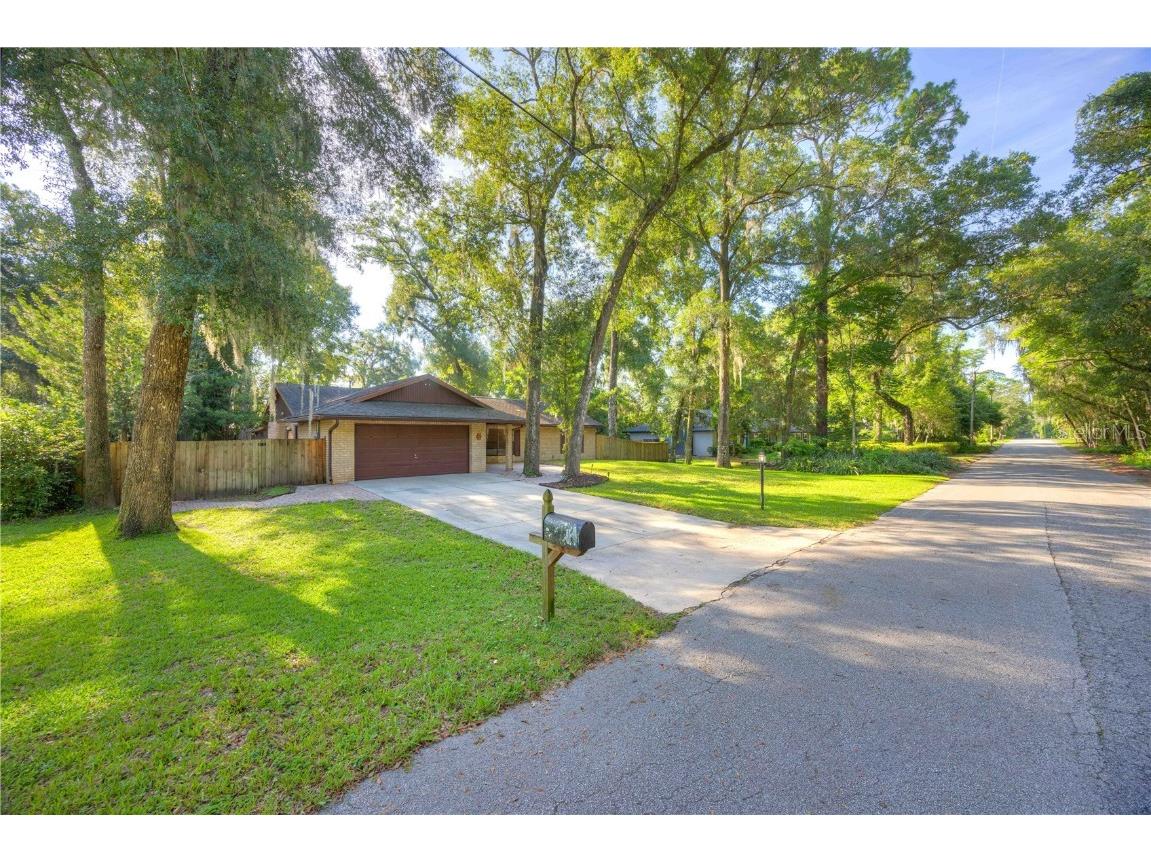 821 N Frankfort Avenue Deland FL 32724 V4937443 image1