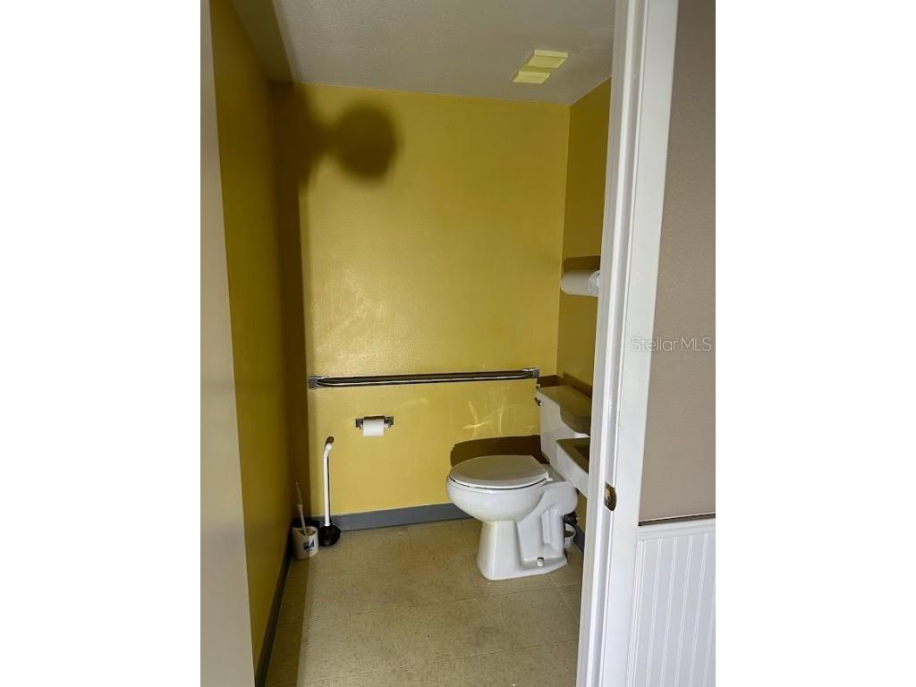 821 NE 36th Terrace #7/8/9 Ocala FL 34470 OM707303 image16