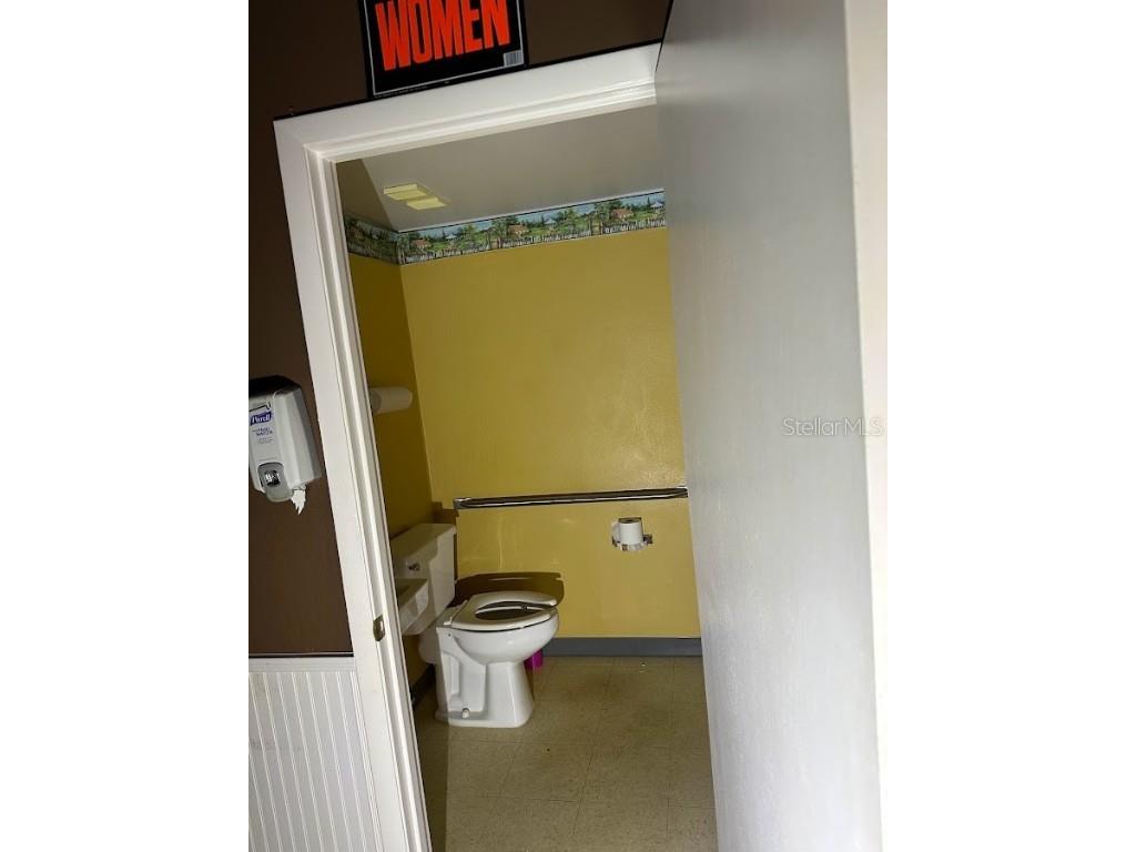 821 NE 36th Terrace #7/8/9 Ocala FL 34470 OM707303 image17