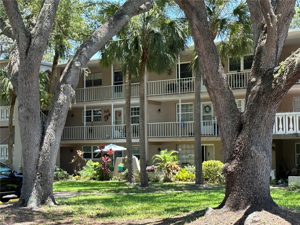 821 Patricia Avenue #102 Dunedin FL 34698 - POND U8205024 image1
