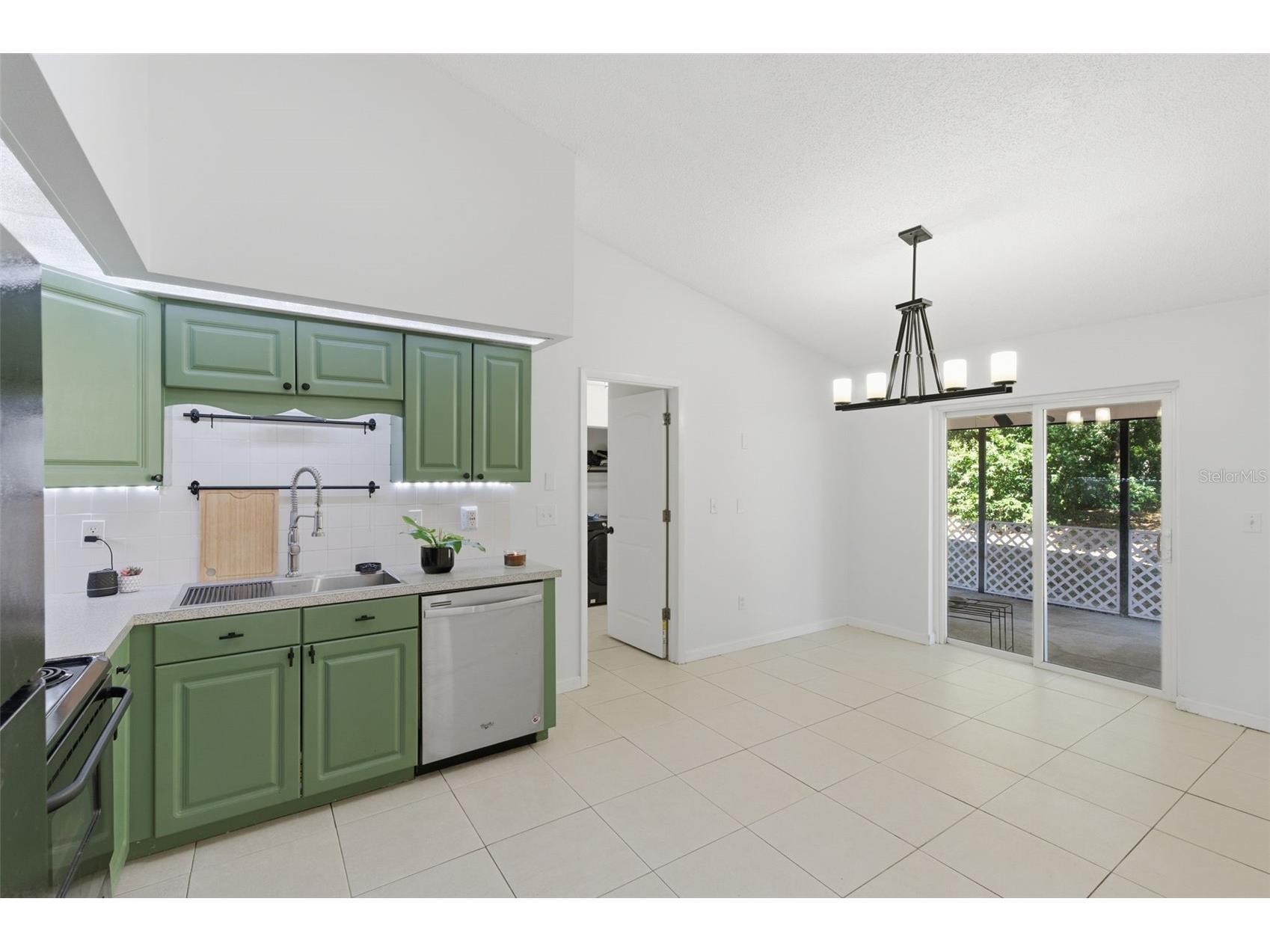 821 Pine Street Tarpon Springs FL 34689 TB8472412 image10