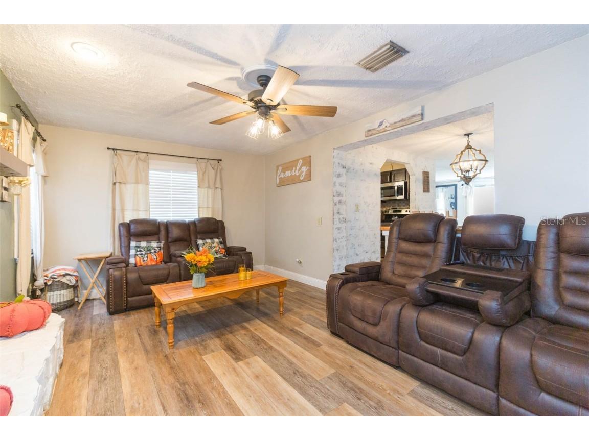 821 Walnut Drive Seffner FL 33584 TB8440769 image4