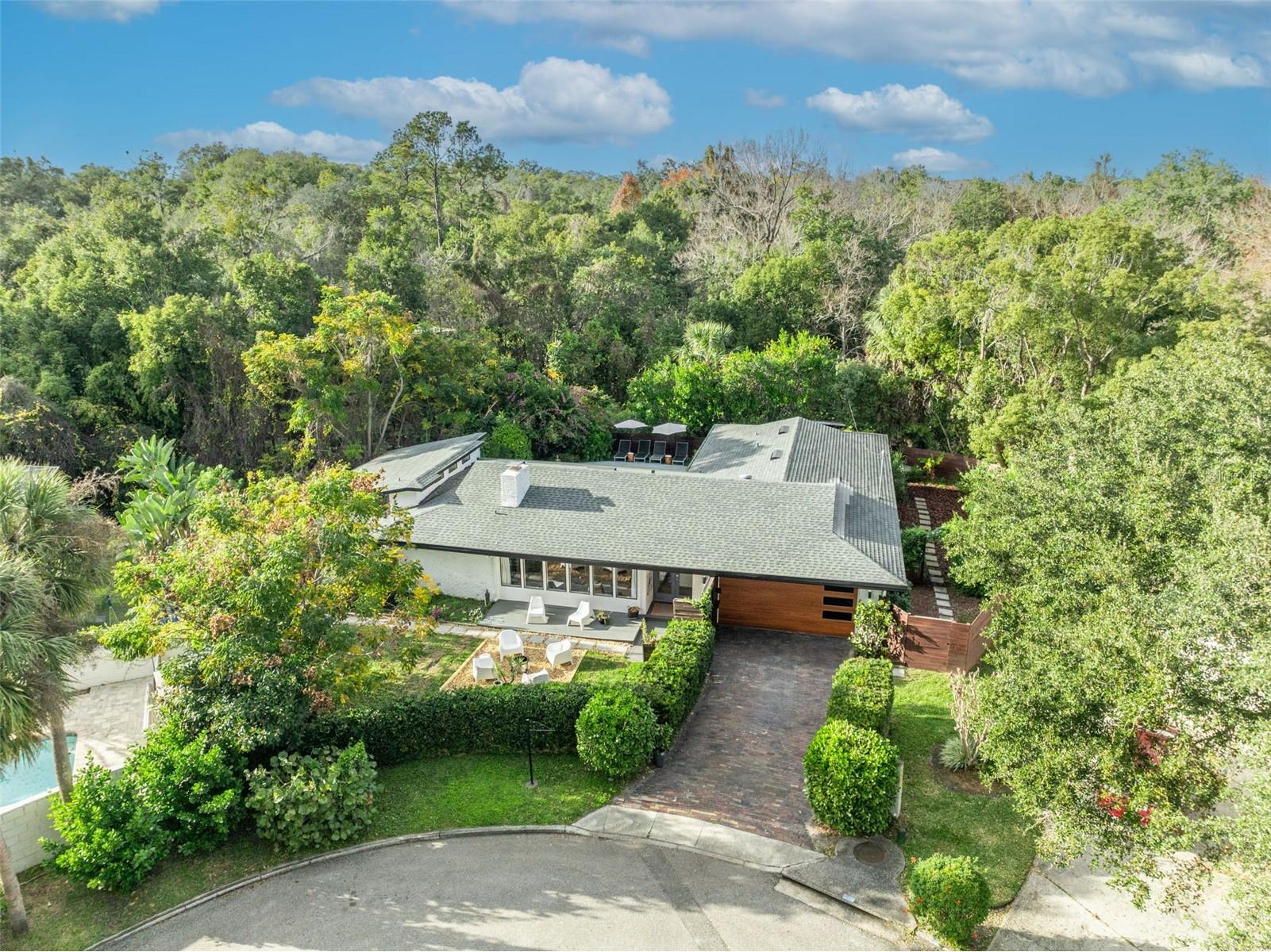 821 Woods Court Maitland FL 32751 - LAKE MINNEHAHA O6372381 image1