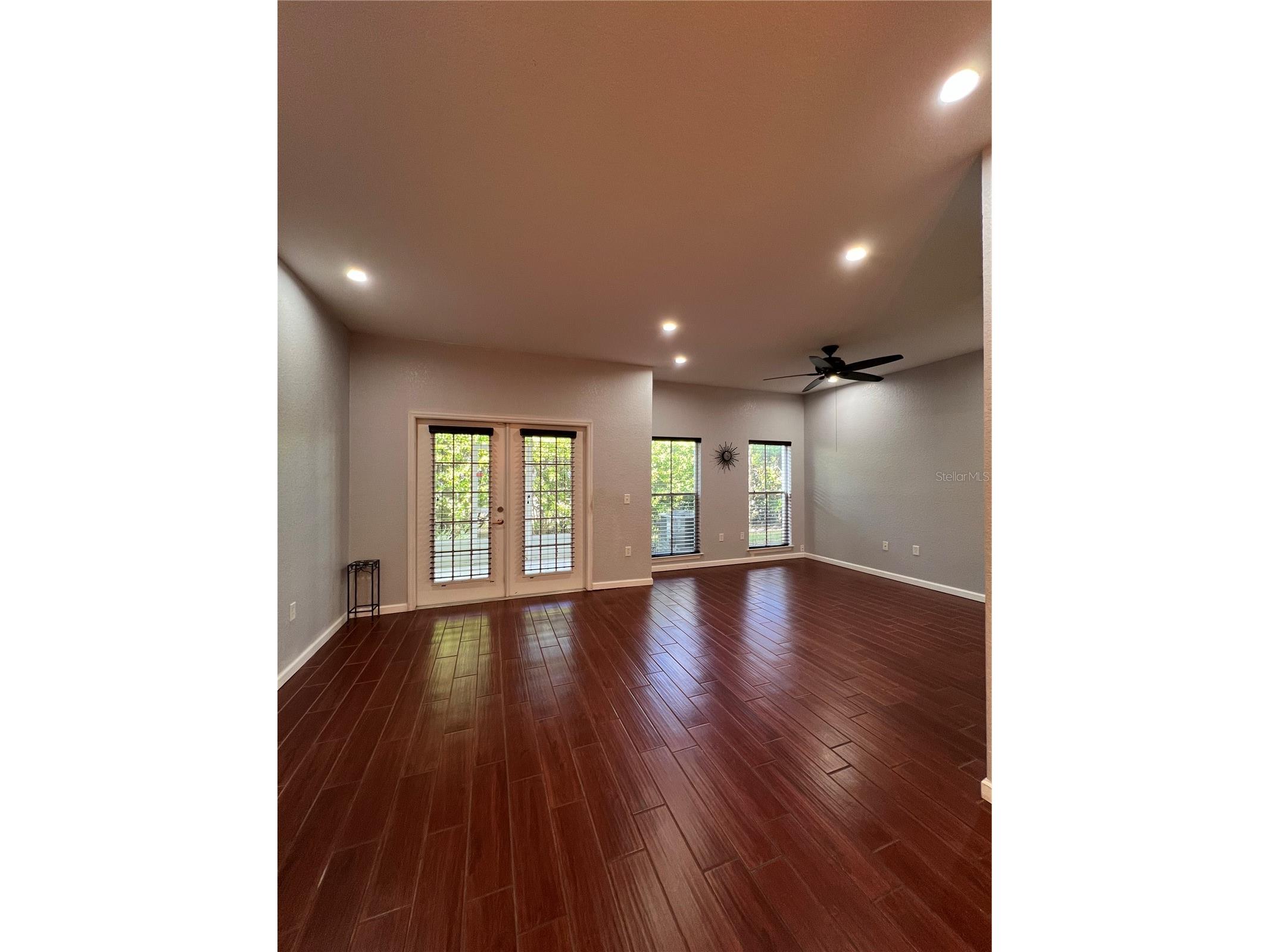 8210 Down Royal Road Tampa FL 33610 TB8463599 image15