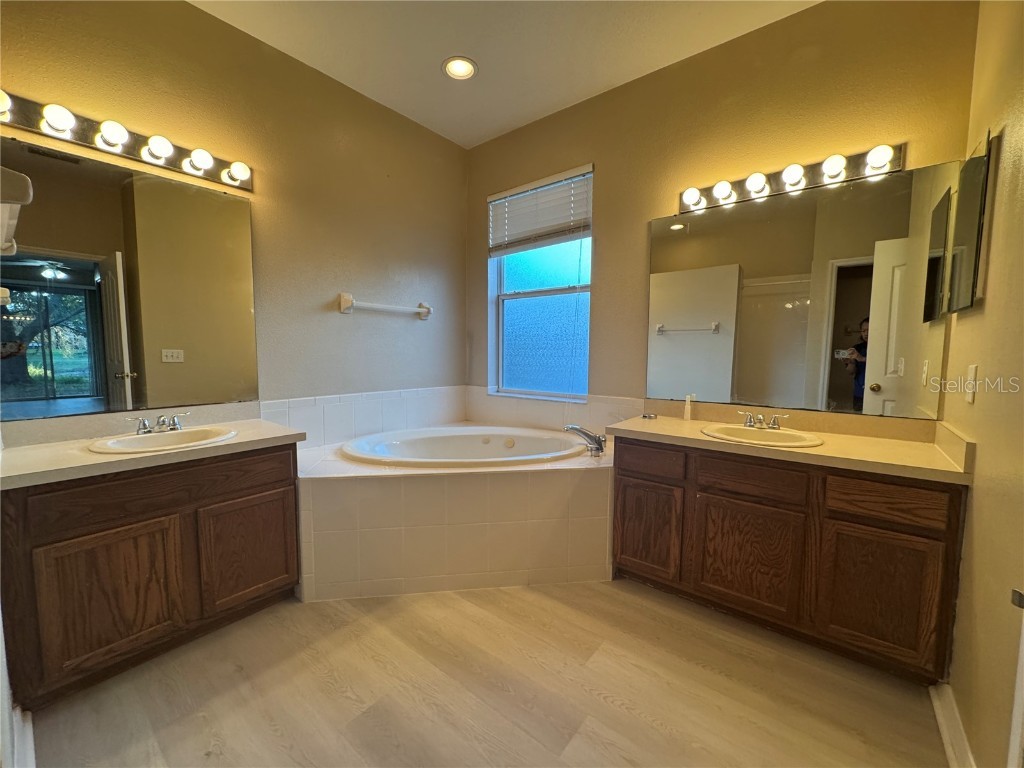 8210 Whistling Pine Way Tampa FL 33647 TB8454470 image30