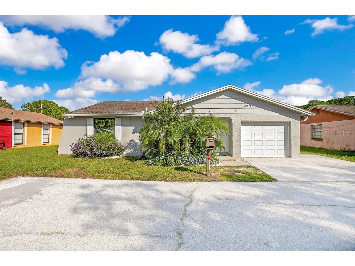 8211 Abbyhill Place Tampa FL 33615 L4940343 image1