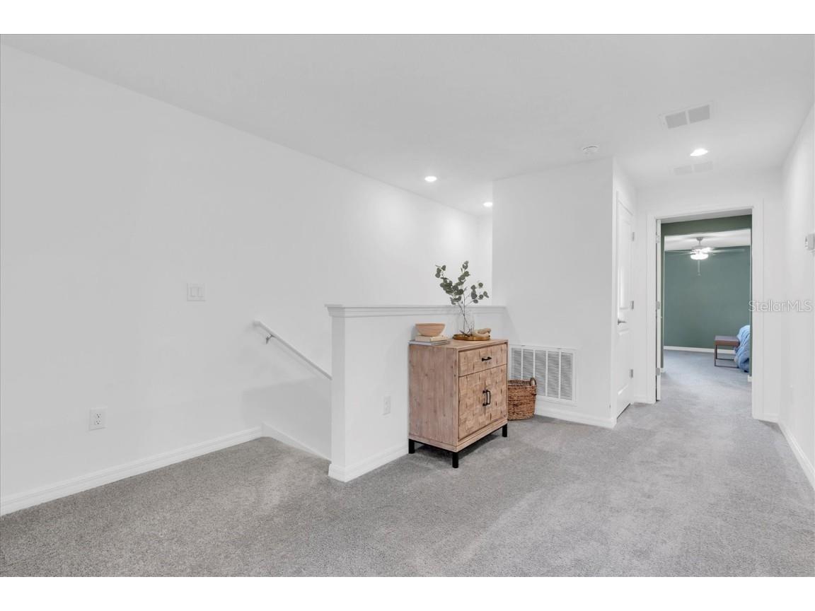 8211 Crescent Oaks Drive New Port Richey FL 34655 W7879174 image17