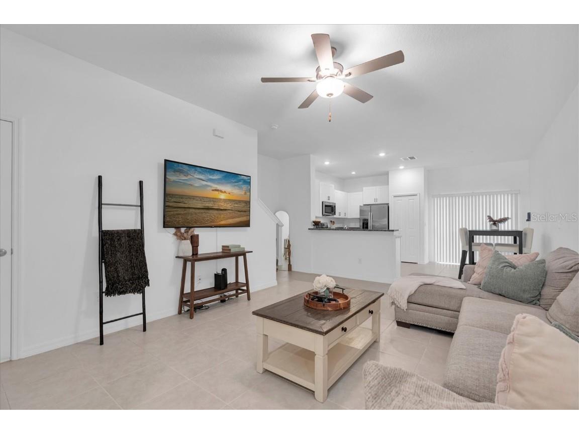 8211 Crescent Oaks Drive New Port Richey FL 34655 W7879174 image2