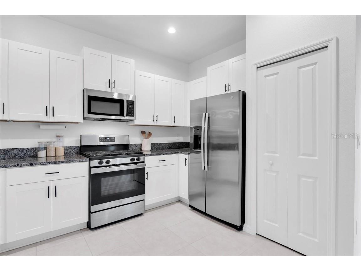 8211 Crescent Oaks Drive New Port Richey FL 34655 W7879174 image8