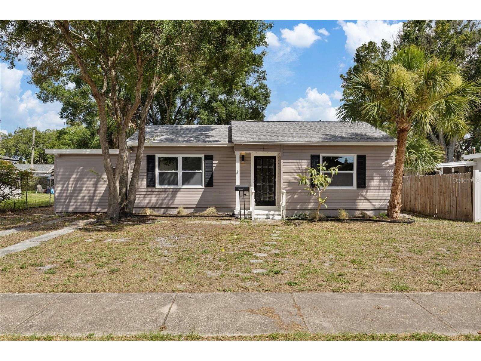 8211 Diagonal Road N Saint Petersburg FL 33702 W7887127 image1