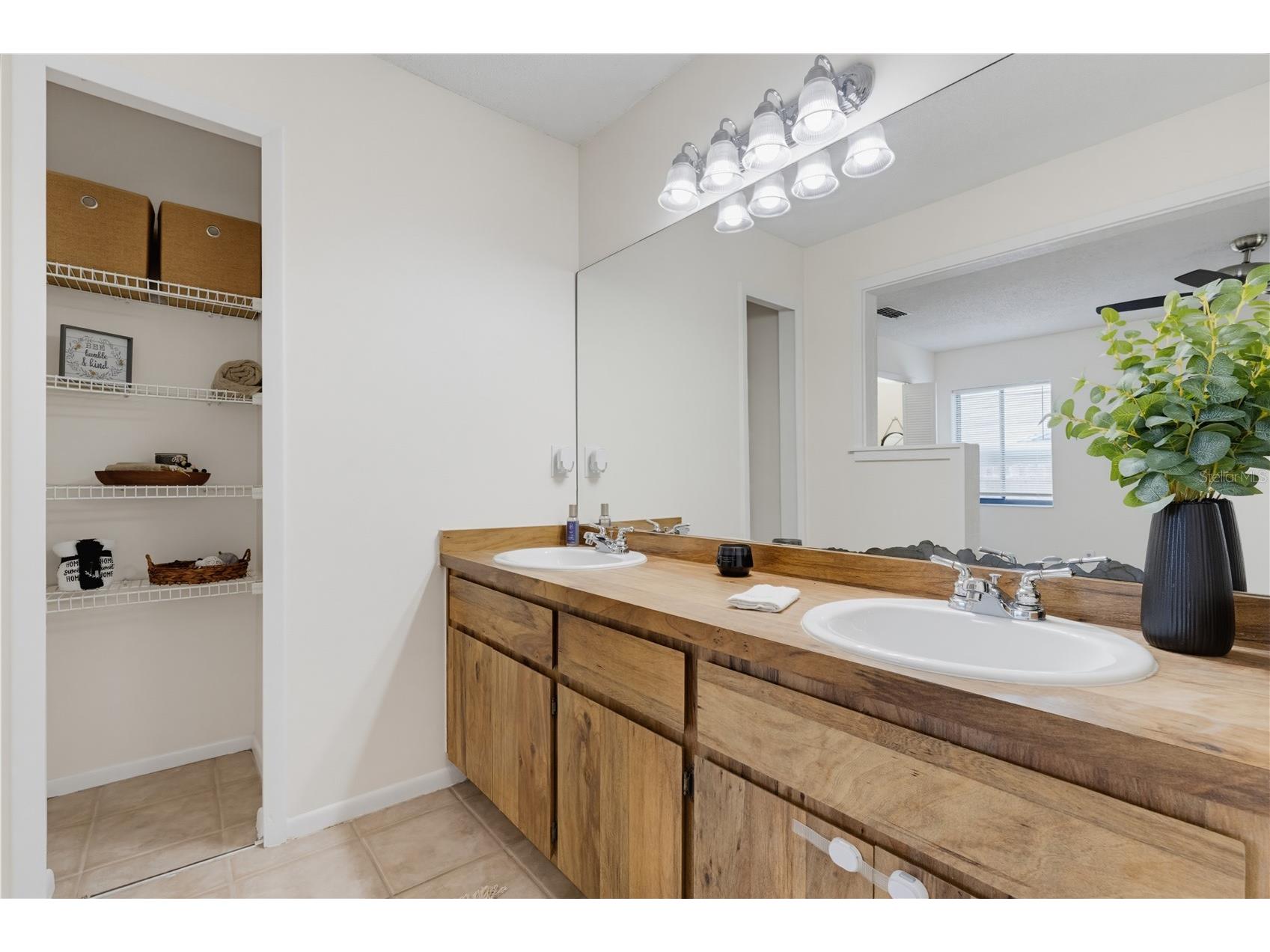 8212 Gandy Way Orlando FL 32810 - LAKE GANDY W7886519 image21