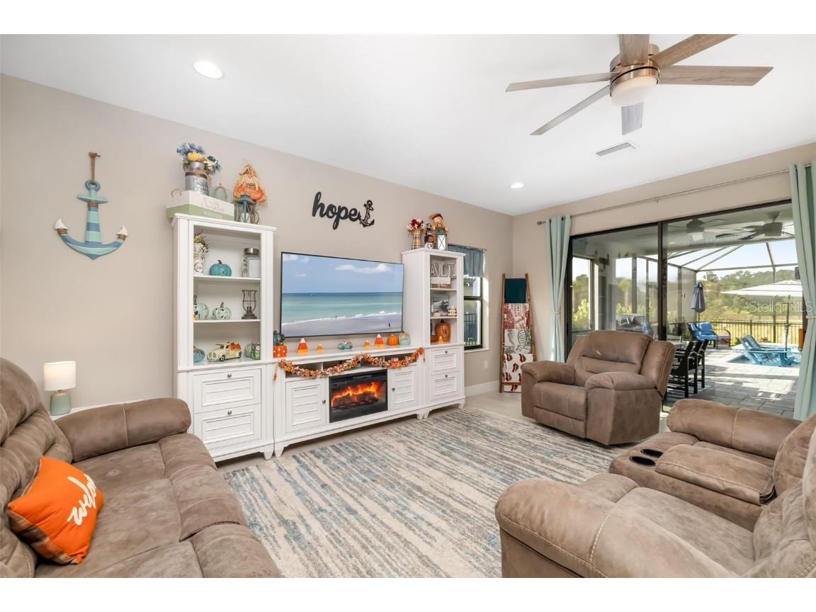 8213 Carrhill Place Parrish FL 34219 TB8434833 image21