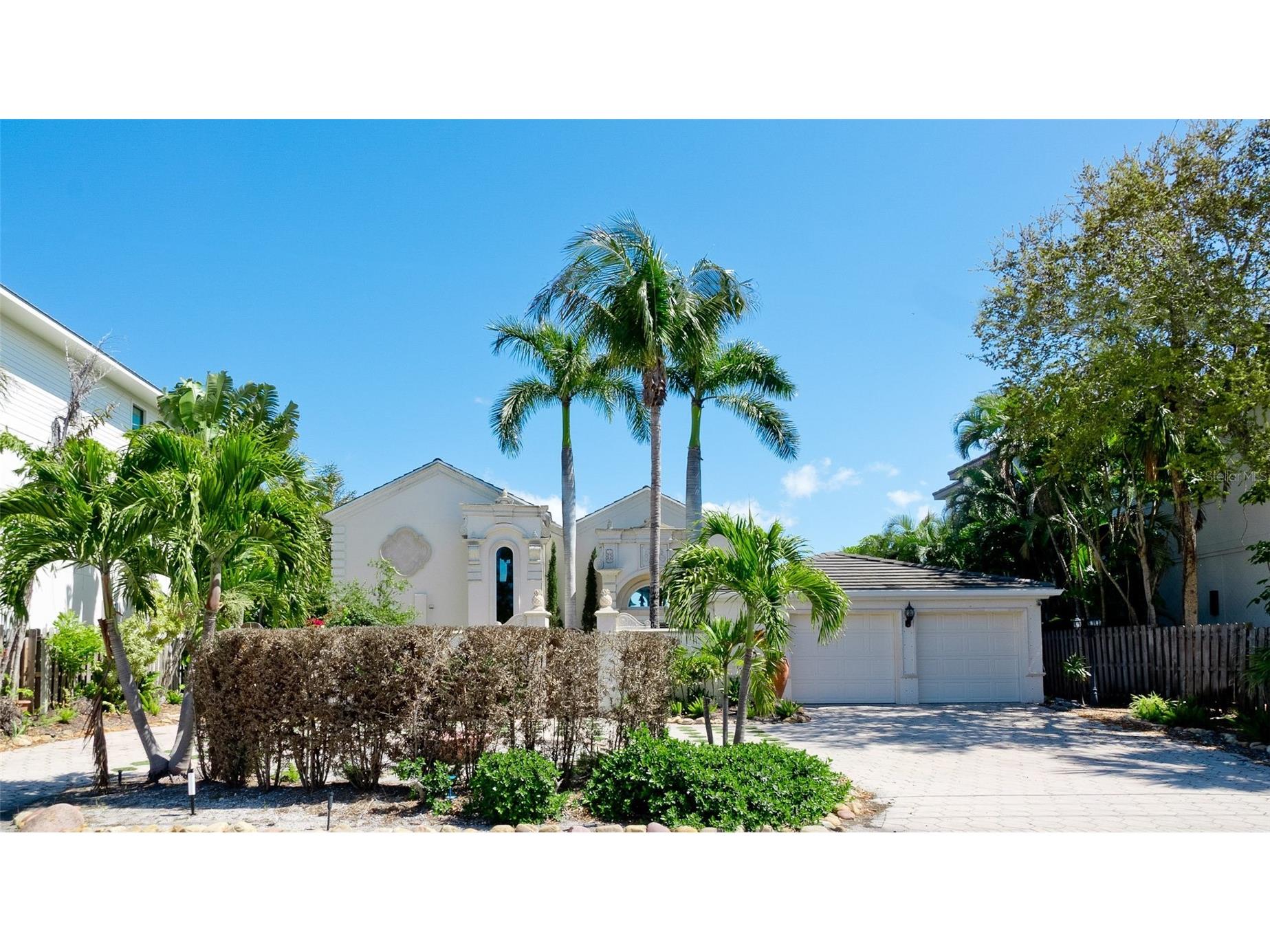 8213 Midnight Pass Road Sarasota FL 34242 A4686208 image2