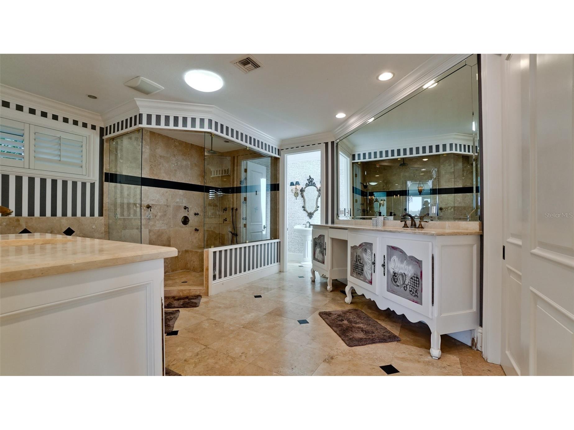 8213 Midnight Pass Road Sarasota FL 34242 A4686208 image24