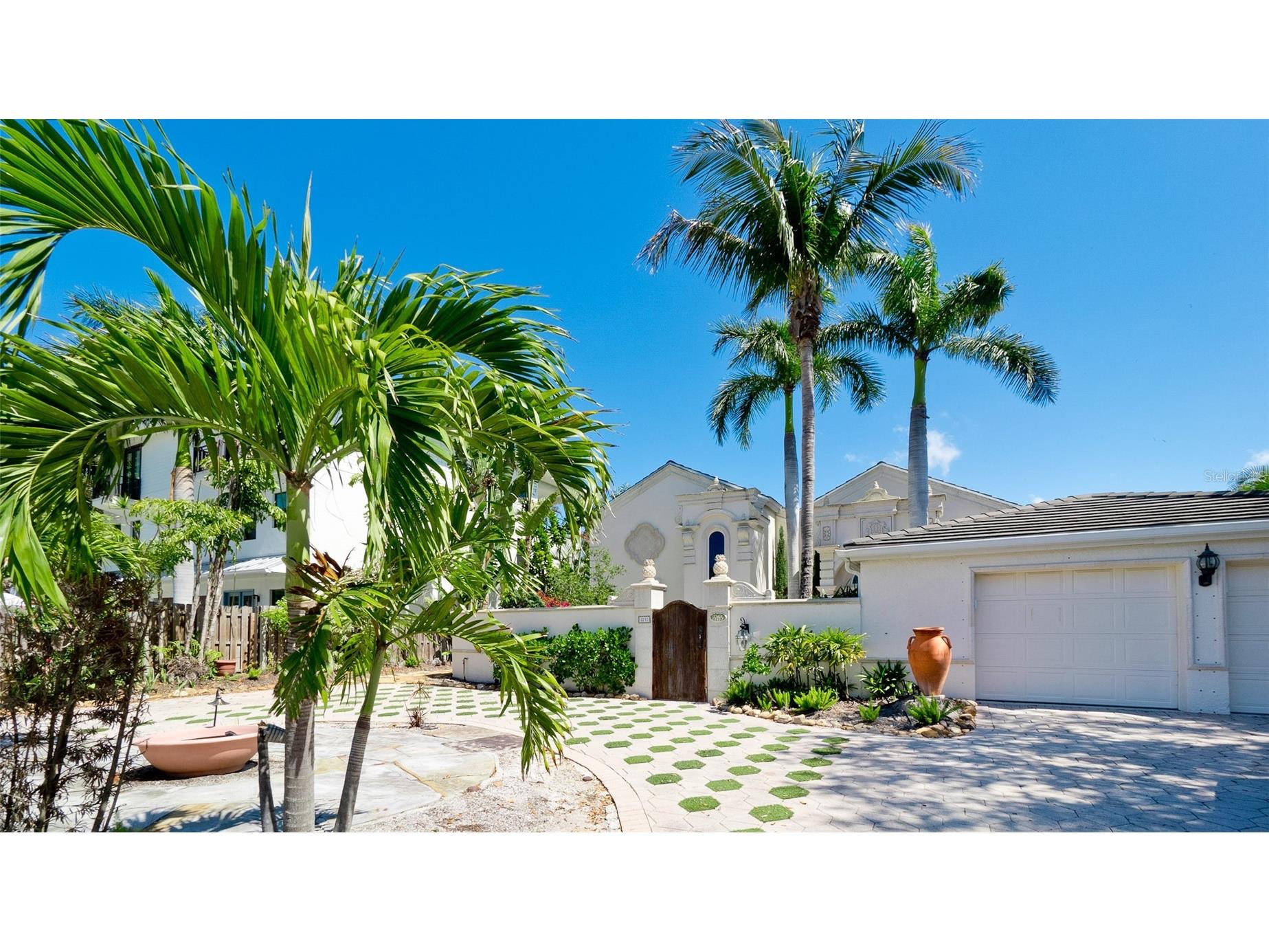 8213 Midnight Pass Road Sarasota FL 34242 A4686208 image4