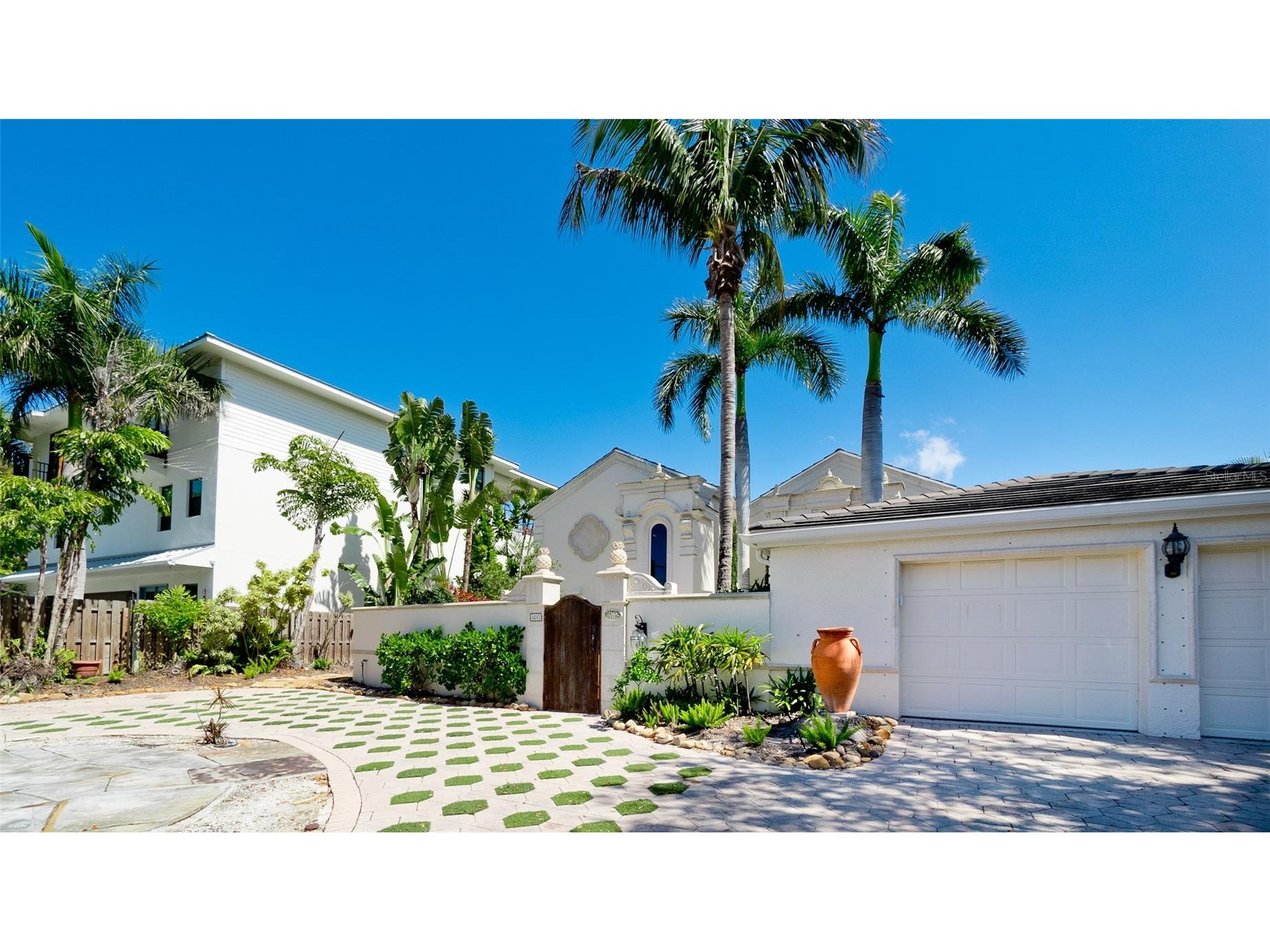 8213 Midnight Pass Road Sarasota FL 34242 A4686208 image5
