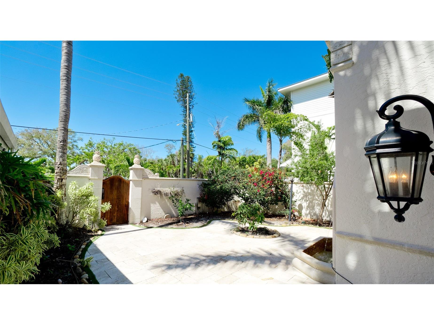 8213 Midnight Pass Road Sarasota FL 34242 A4686208 image6