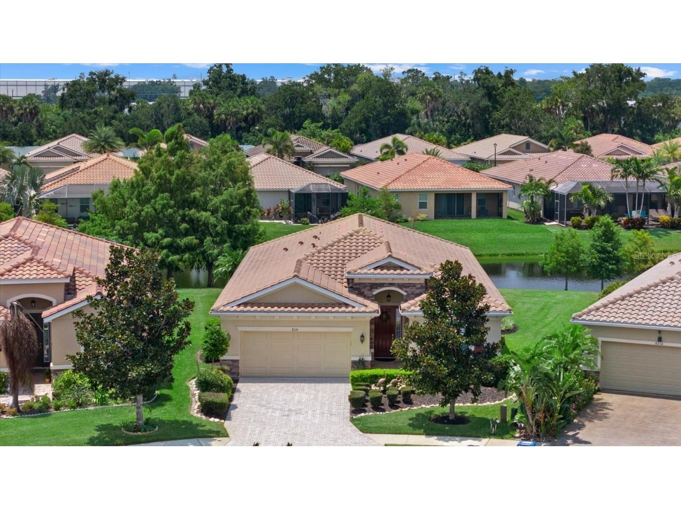 8214 Las Lilias Court Sarasota FL 34243 A4618419 image1