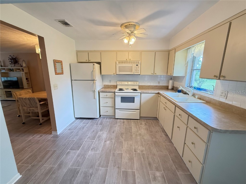 8215 Burgundy Drive N #8215 Pinellas Park FL 33781 TB8408579 image8