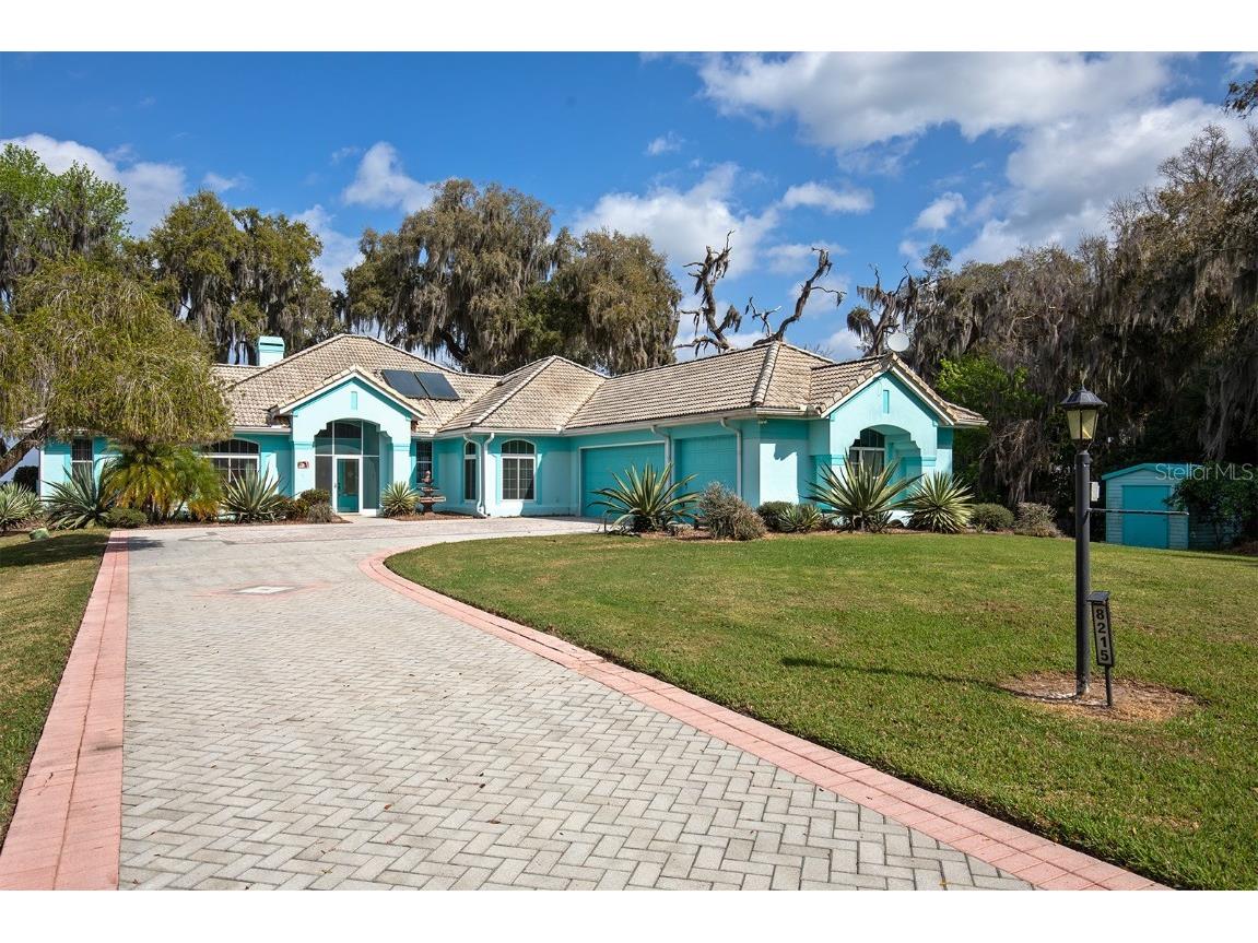 8215 Lakeside Drive Yalaha FL 34797 - LAKE HARRIS O6179768 image1