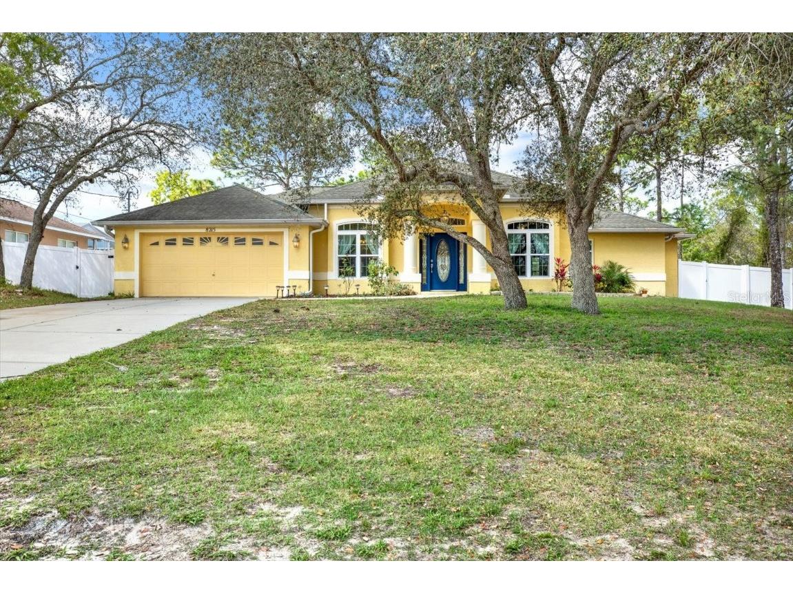 8215 Warbler Road Weeki Wachee FL 34613 W7862895 image1
