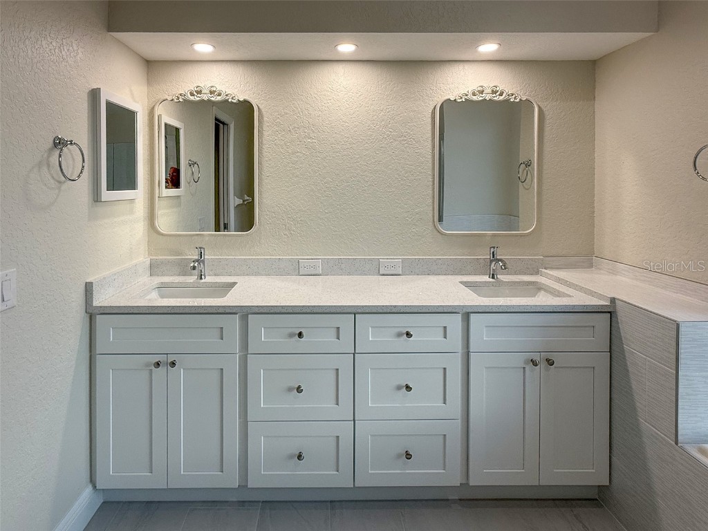 8216 Coral Creek Loop Hudson FL 34667 W7880501 image17