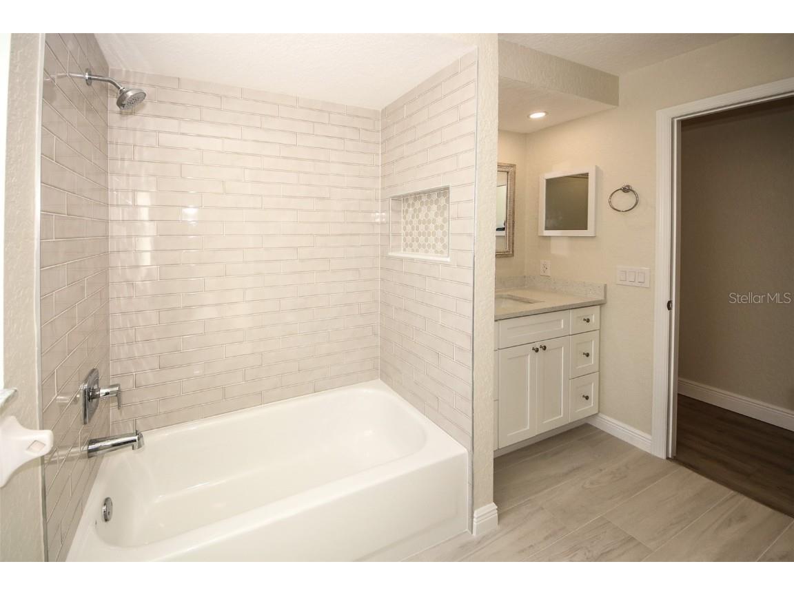 8216 Coral Creek Loop Hudson FL 34667 W7880501 image30