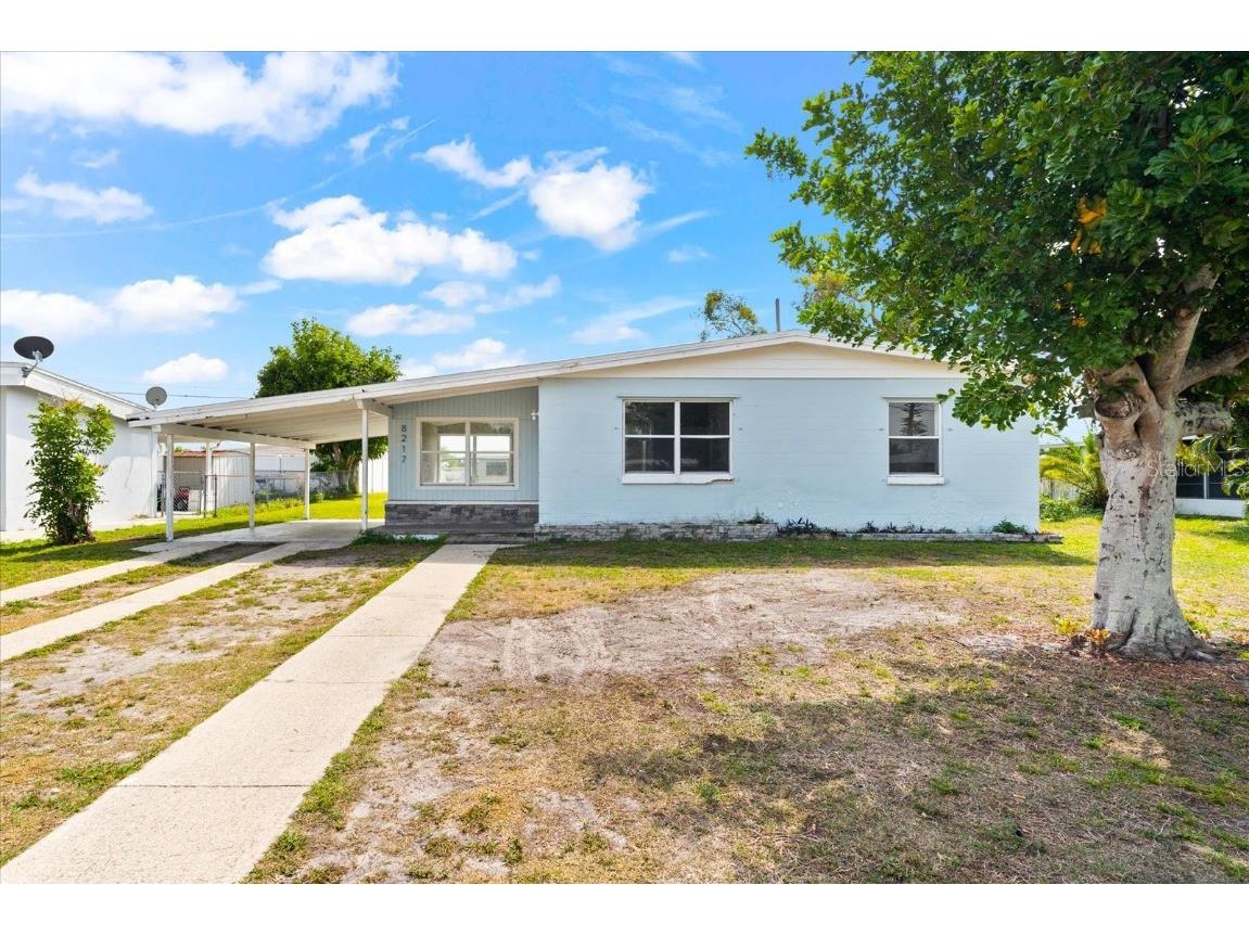 8217 Aero Avenue North Port FL 34287 C7488631 image1