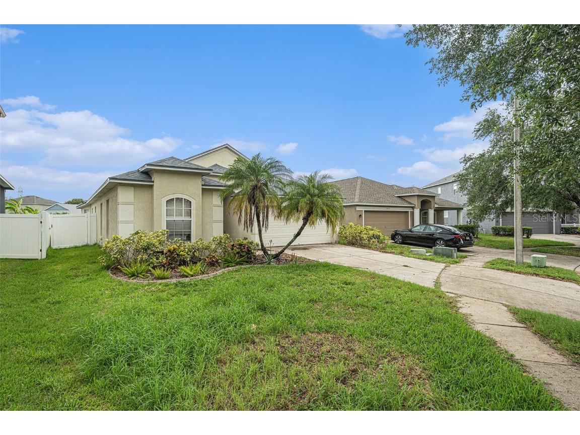 8217 Canterbury Lake Boulevard Tampa FL 33619 TB8392270 image1