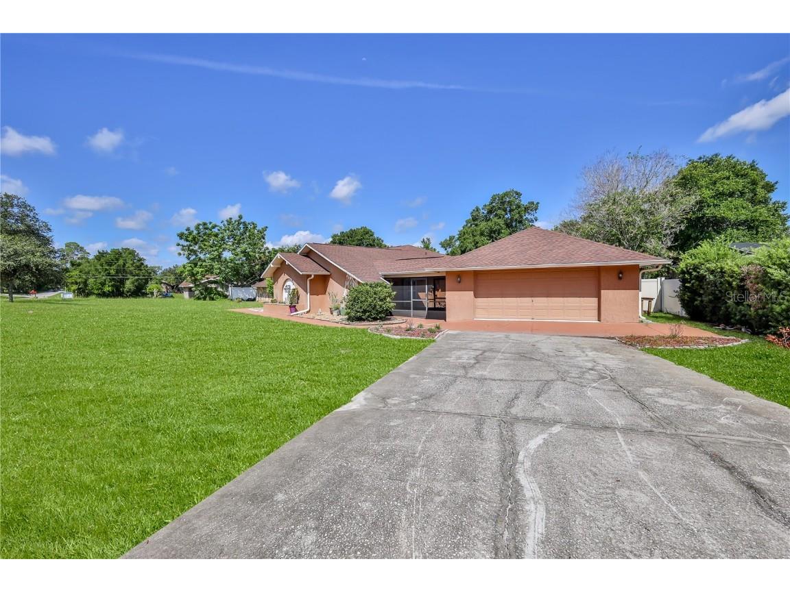 8217 Chaucer Drive Weeki Wachee FL 34607 W7877476 image1