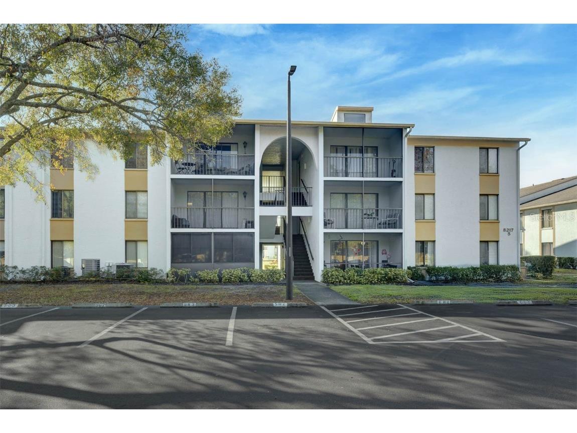 8217 Sun Spring Circle #32 Orlando FL 32825 O6277206 image1