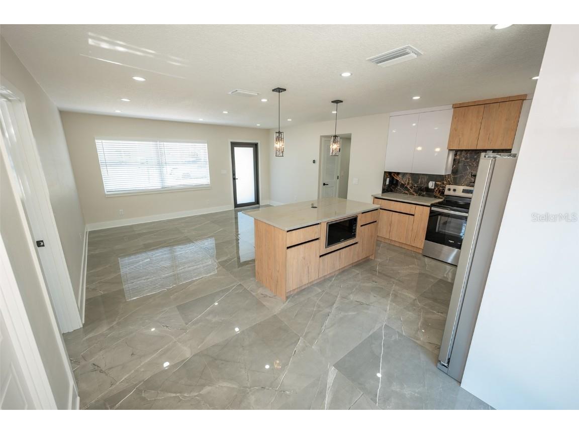 8217 Tanglewood Lane Tampa FL 33615 TB8411018 image10