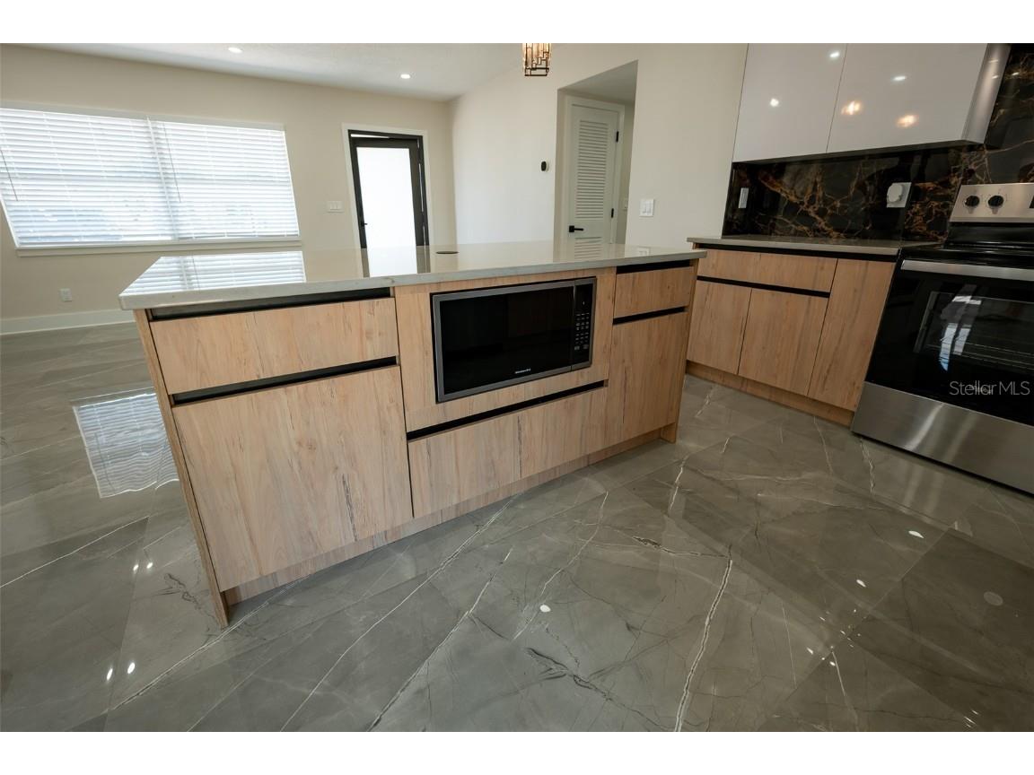 8217 Tanglewood Lane Tampa FL 33615 TB8411018 image11