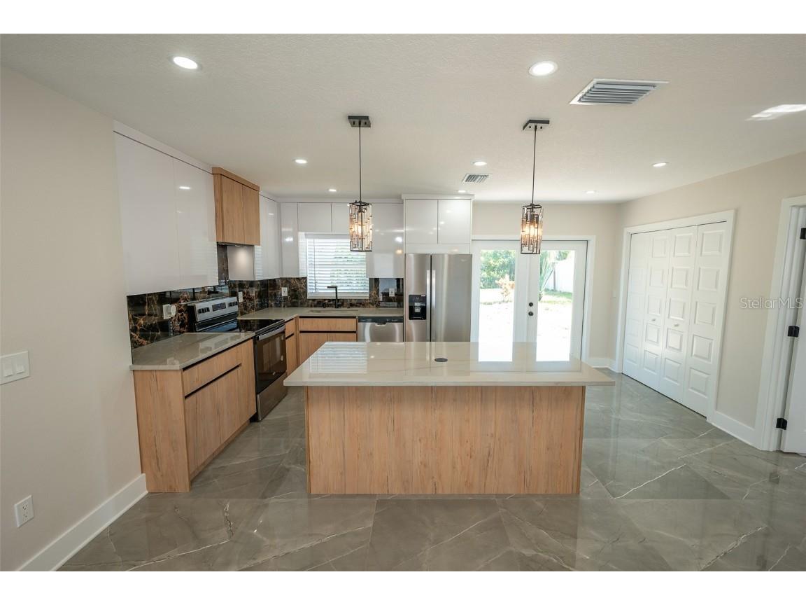 8217 Tanglewood Lane Tampa FL 33615 TB8411018 image13